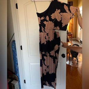This is a Women’s Dress Day Navy and Mauve floor length dress.